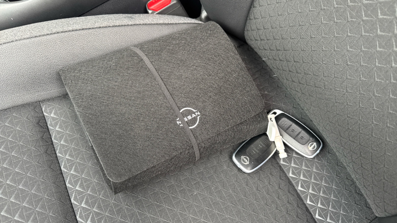 Nissan Juke 1.0 DiG-T N-Connecta 5dr Petrol Hatchback